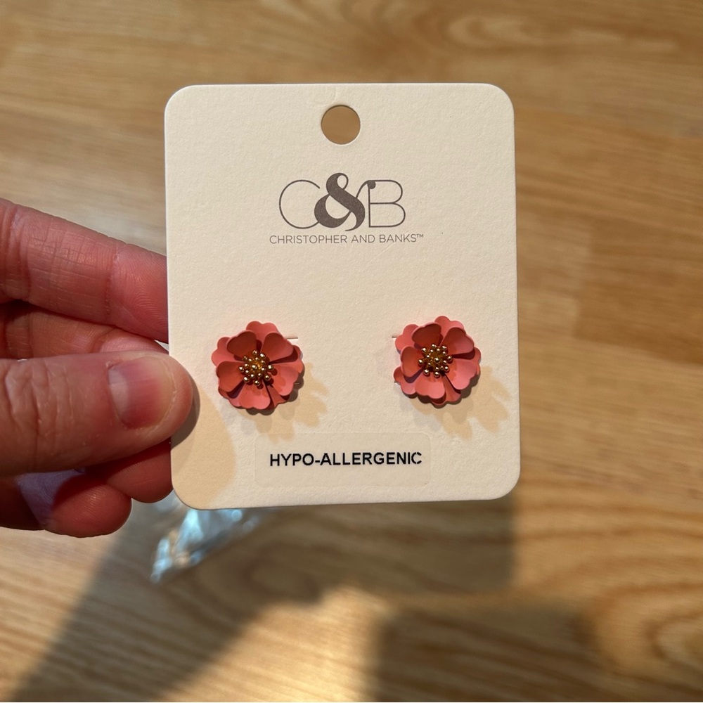 NWT Christopher and Banks Matte Flower‎ earrings